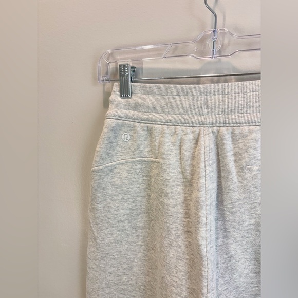 lululemon joggers - Picture 3 of 4